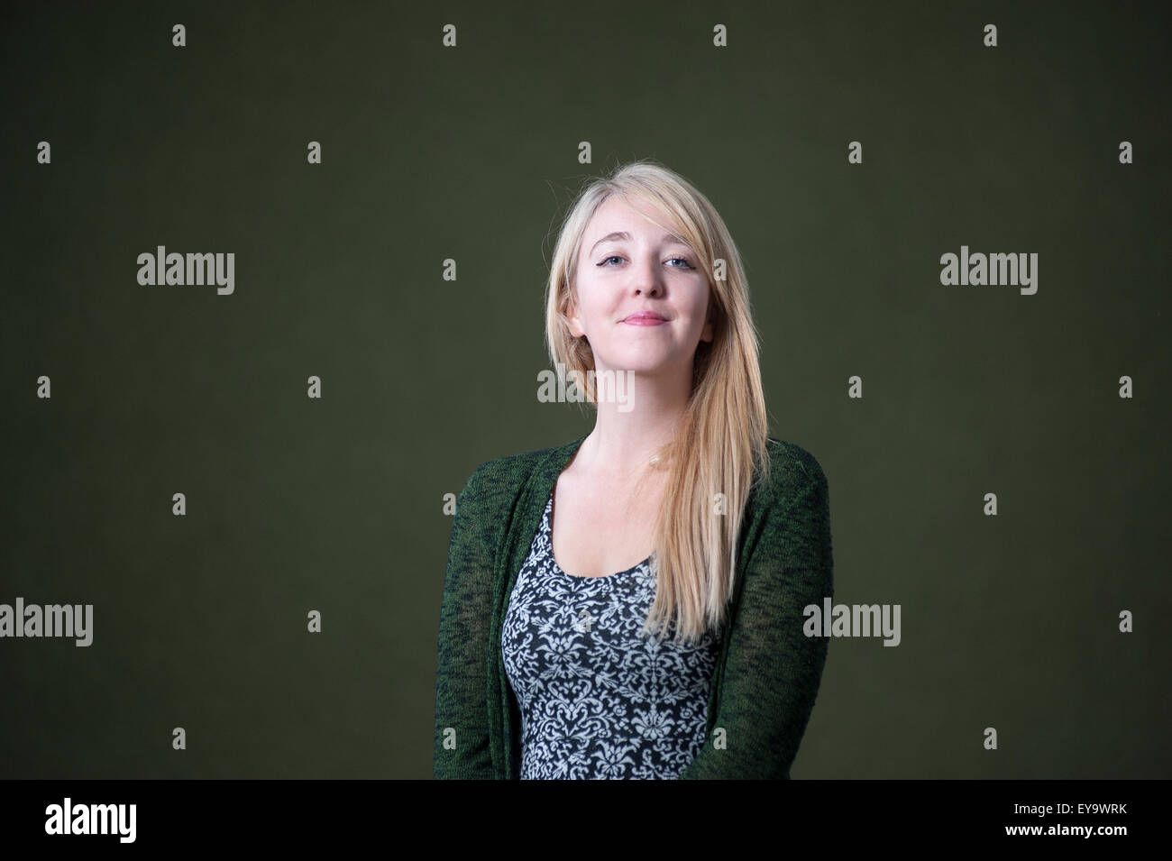 Giornalista Holly Baxter che compaiono all'Edinburgh International Book Festival. Foto Stock