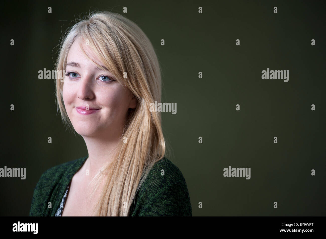 Giornalista Holly Baxter che compaiono all'Edinburgh International Book Festival. Foto Stock