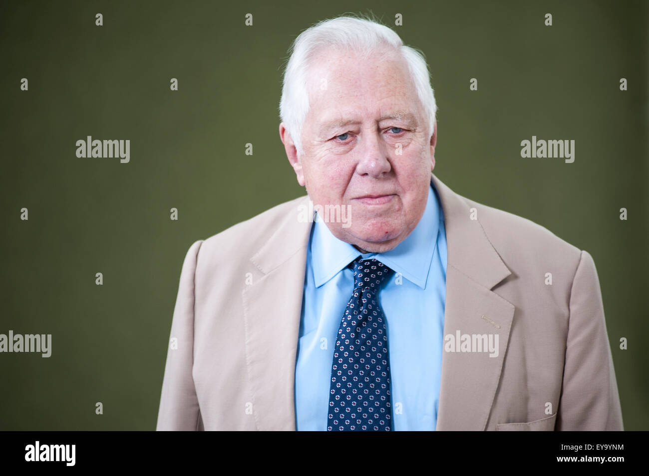 Del Partito laburista britannico del candidato, autore e giornalista, Roy Hattersley, apparendo a Edinburgh International Book Festival. Foto Stock