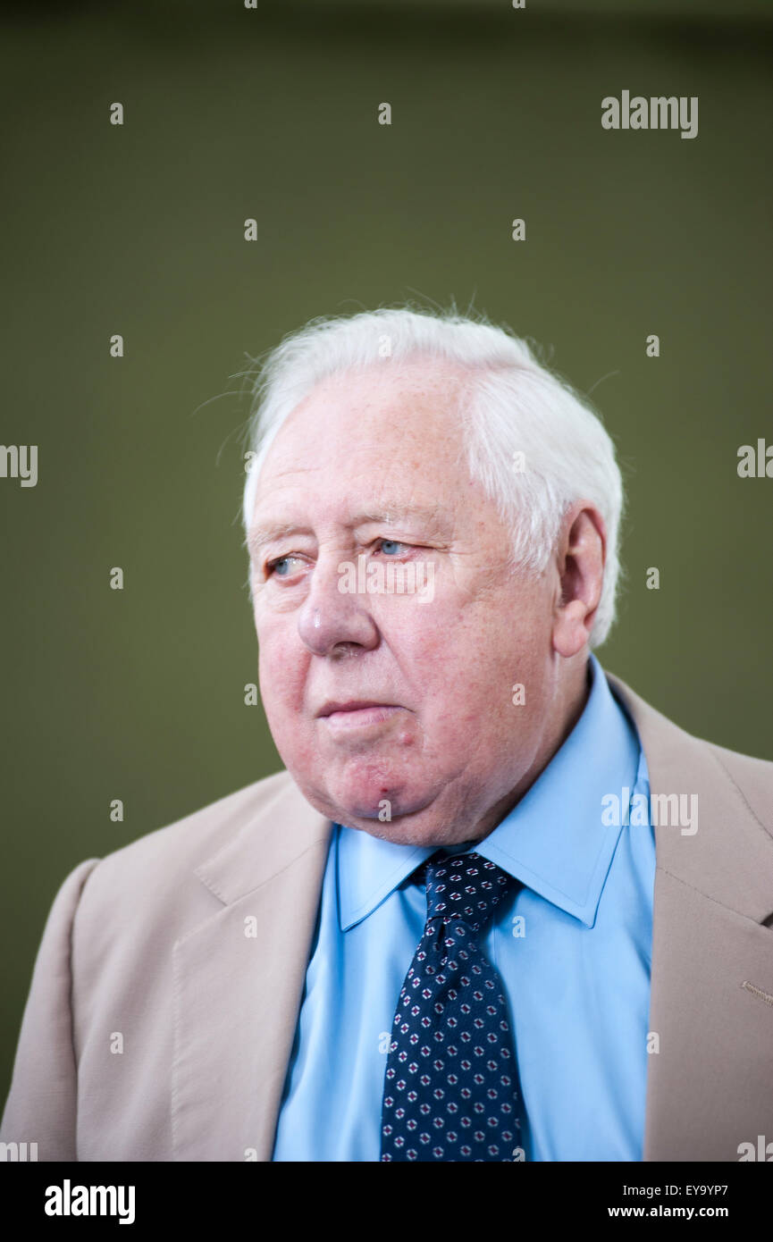 Del Partito laburista britannico del candidato, autore e giornalista, Roy Hattersley, apparendo a Edinburgh International Book Festival. Foto Stock