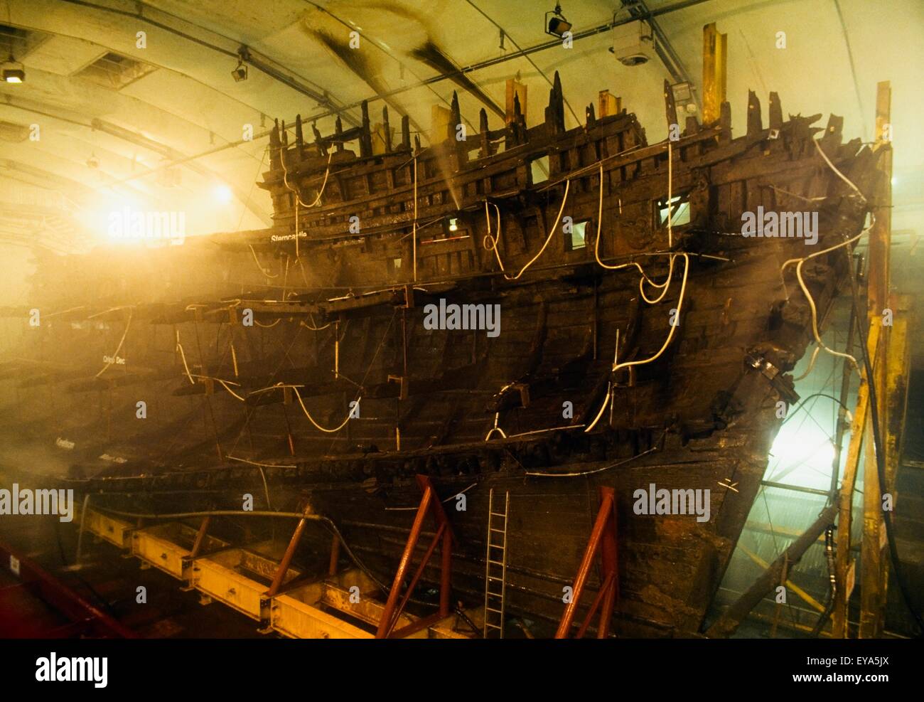 Naufragio della Mary Rose, Portsmouth, Inghilterra; naufragato nel 1545 e ora sul display in Portsmouth Historic Dockyard Foto Stock