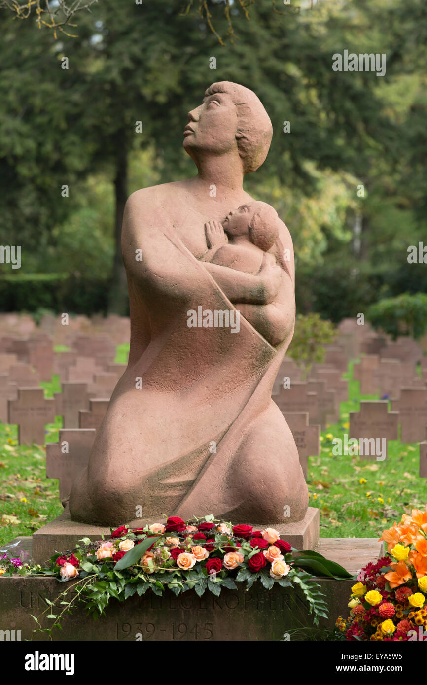 Karlsruhe, Germania, Monumento all'aria delle vittime di guerra della II Guerra Mondiale Foto Stock