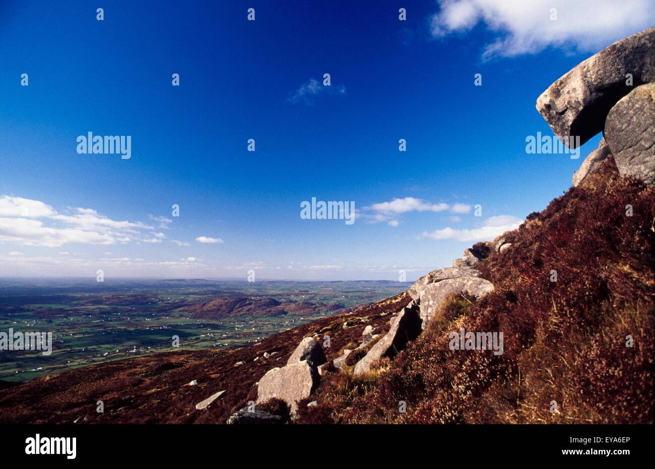 Anello vulcanica Dyke, Slieve Gullion, nella contea di Armagh, Irlanda del Nord Foto Stock