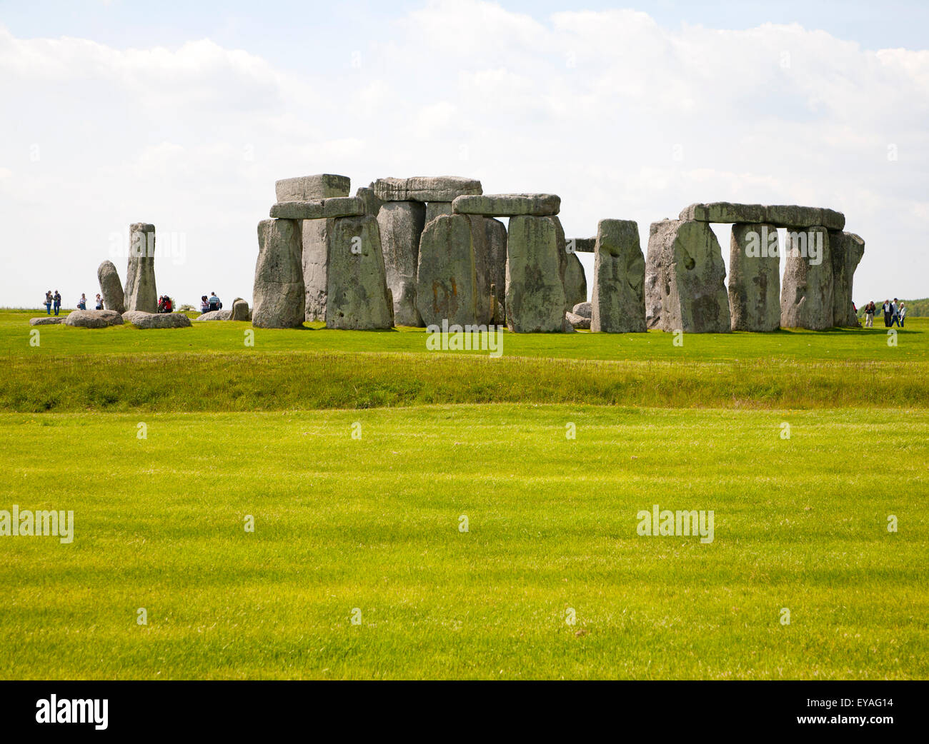 Eredità di Mondo henge sito neolitico di pietre permanente a Stonehenge, Amesbury, Wiltshire, Inghilterra, Regno Unito Foto Stock