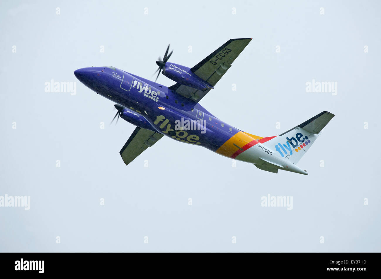 FlyBe azionato Dornier 328-110 aereo di linea di passeggeri (G-CCGS) a Inverness Scozia. SCO 10,011. Foto Stock