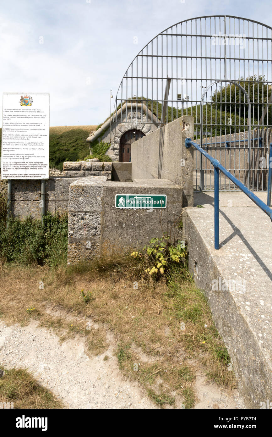 Lato meridionale area per la cittadella di Verne carcere sull'isola di Portland nel Dorset Foto Stock
