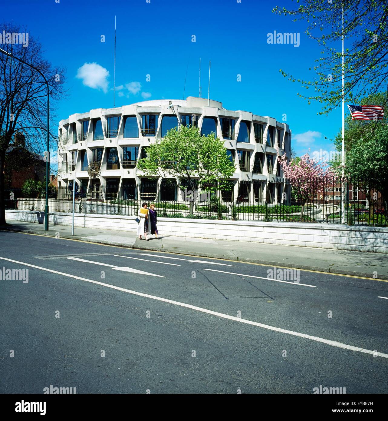 Ambasciata degli Stati Uniti d'America, Dublino, Co Dublin, Irlanda; 20esimo secolo Embassy progettata da Giovanni Macl. Johansen Foto Stock