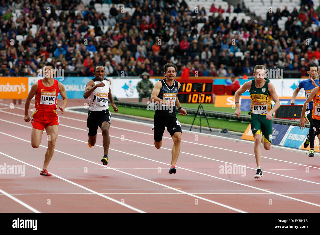 Londra, Regno Unito. 26 Luglio, 2015. durante il giorno e tre Sainsbury's Anniversario giochi presso la Queen Elizabeth Olympic Park domenica 26 luglio 2015Charl du Toit (RSA) vince il T37 mens 100m in 11.69 m durante il giorno e tre Sainsbury's Anniversario Giochi - IPC Gran Premio conclusivo presso la Queen Elizabeth Olympic Park domenica il 26 di luglio 2015 Credit: Dan Cooke/Alamy Live News Foto Stock