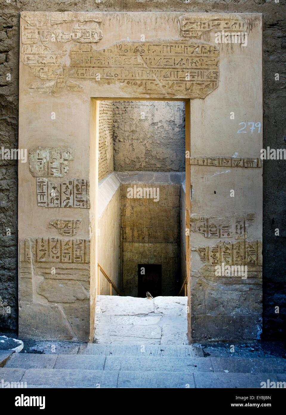 Luxor, l'Egitto, la tomba di Pabasa (TT279) a el-Asasif, necropoli di nobili tombe: la discesa nella tomba Foto Stock