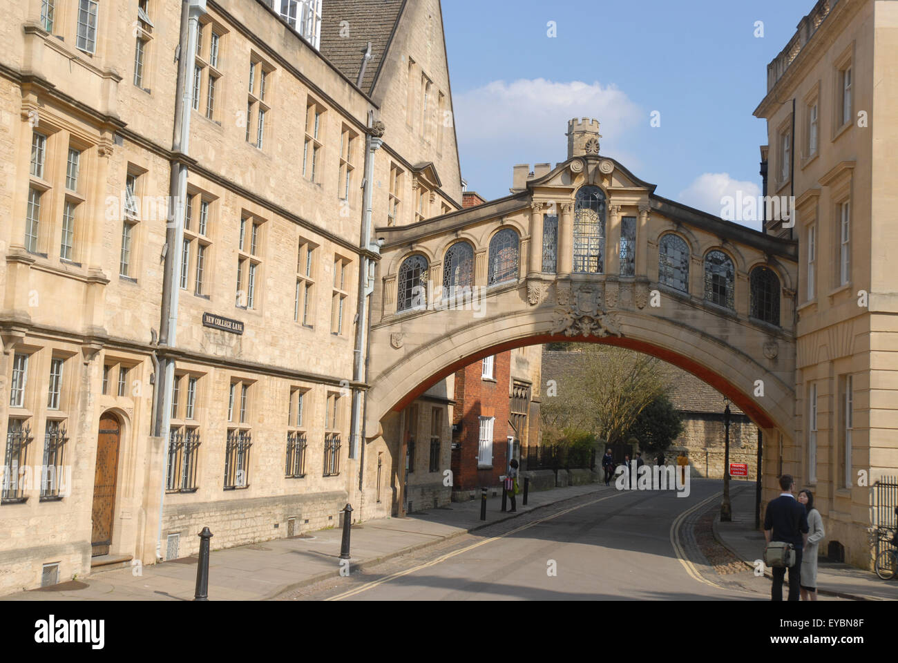 Hertford Bridge, noto come il Ponte dei Sospiri, unisce le due parti di Hertford College di New College Lane, Oxford University. Foto Stock