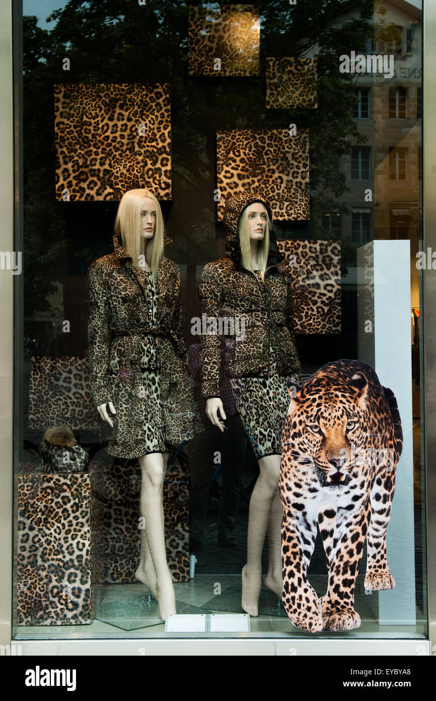 Shop a Ginevra la vendita di leopard fur fashion Foto Stock