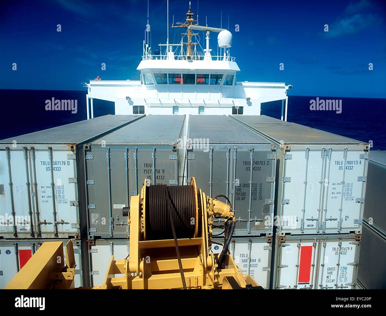 Contenitore; nave portacontainer in mare Foto Stock