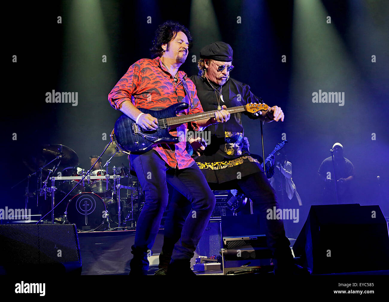 American rock band Toto esibirsi in concerto al O2 Apollo Manchester offre: Steve Lukather, Joseph Williams, Toto dove: Manchester, Regno Unito quando: 25 Maggio 2015 Foto Stock