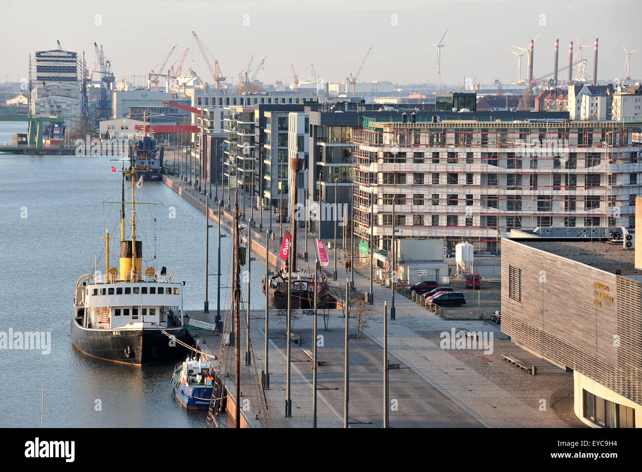Bremerhaven, Germania, edifici di nuova costruzione nel vecchio porto Foto Stock