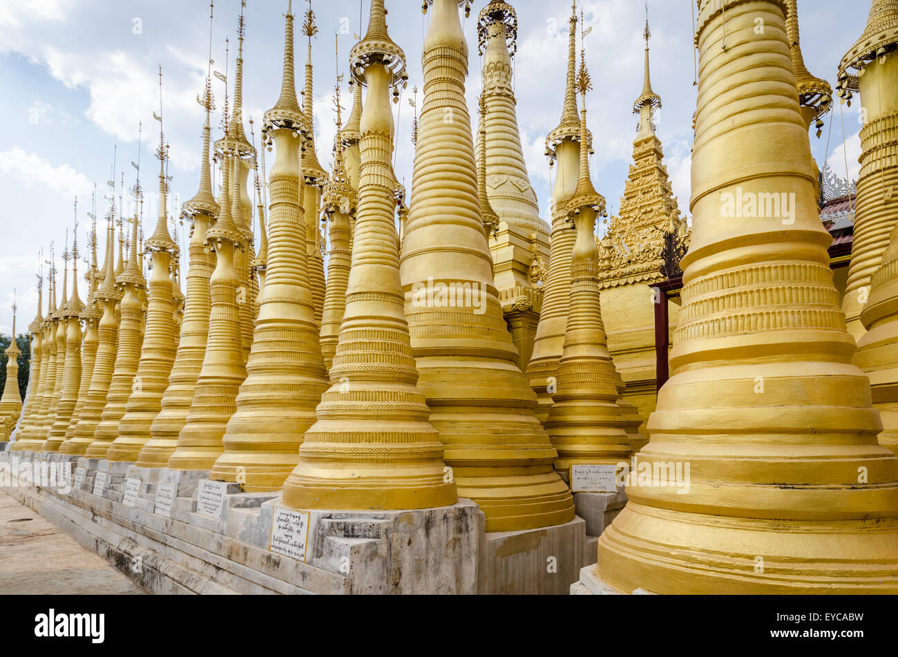 Shwe Inn Thein Pagoda, Indein vicino Lago Inle, Myanmar Foto Stock