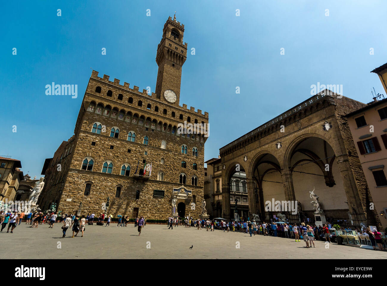 Palazzo Vecchio si affaccia su Piazza della Signoria. Firenze. Italia. Foto Stock