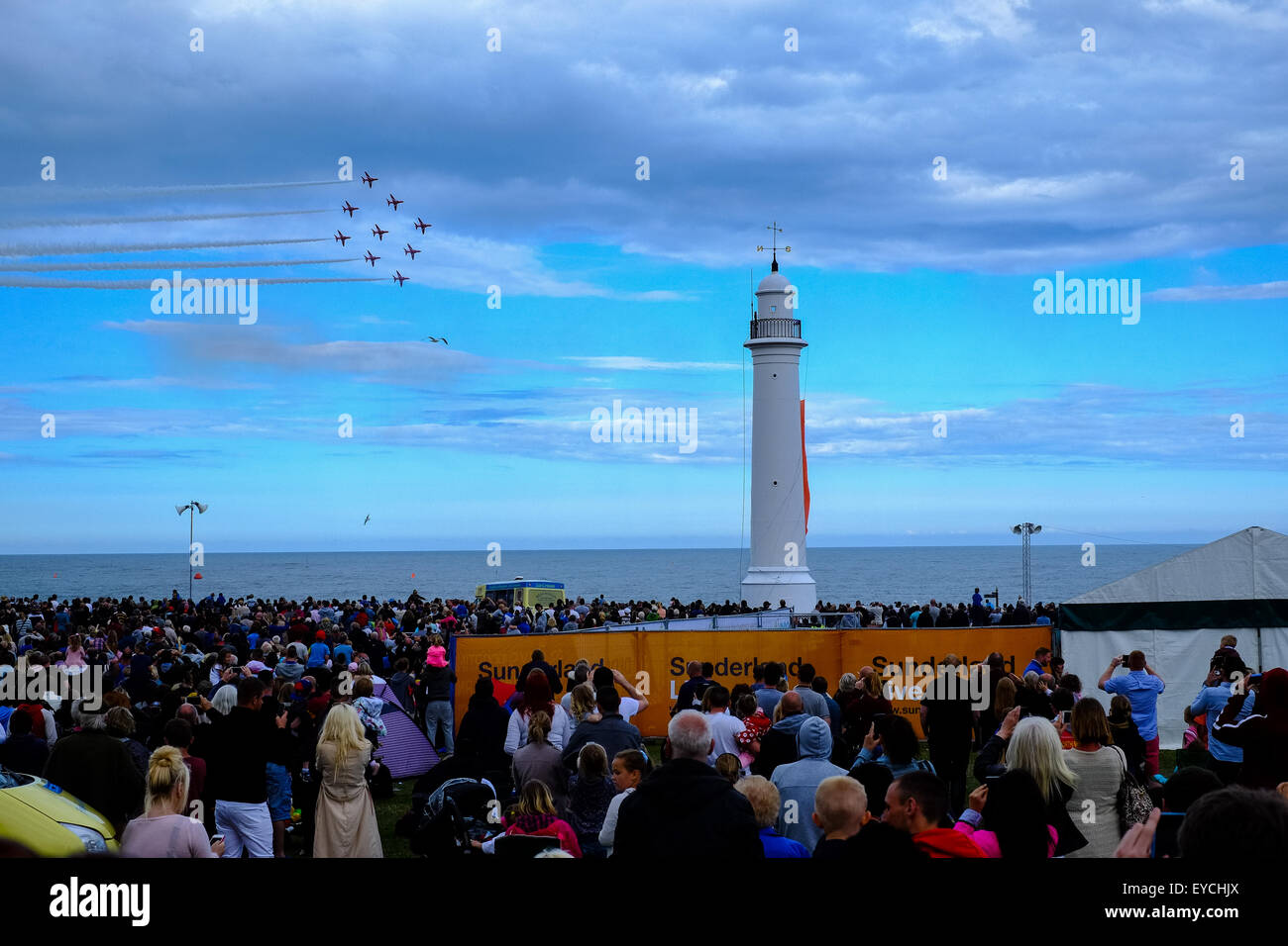 Le frecce rosse per i voli in formazione team effettuando al 2015 Sunderland Airshow Internazionali nel Regno Unito. Foto Stock