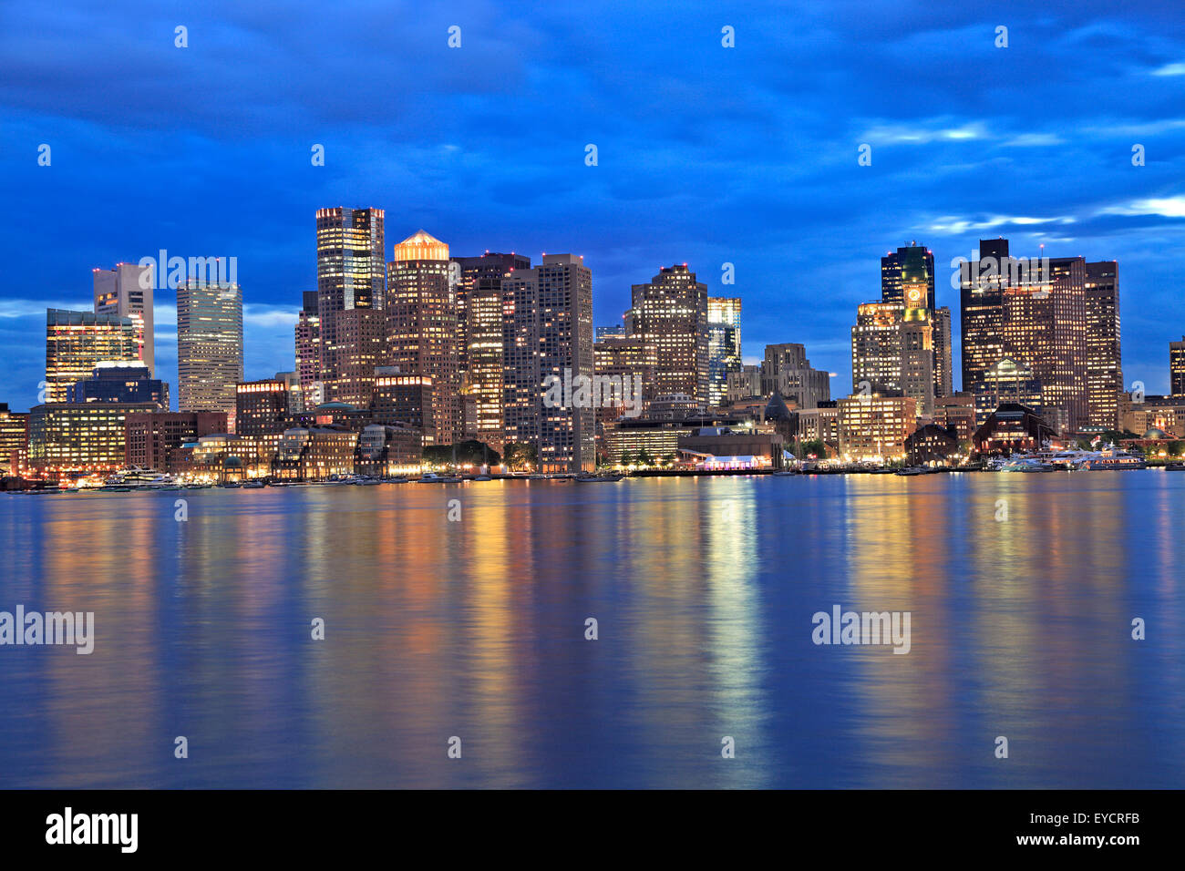 Skyline di Boston al crepuscolo, STATI UNITI D'AMERICA Foto Stock
