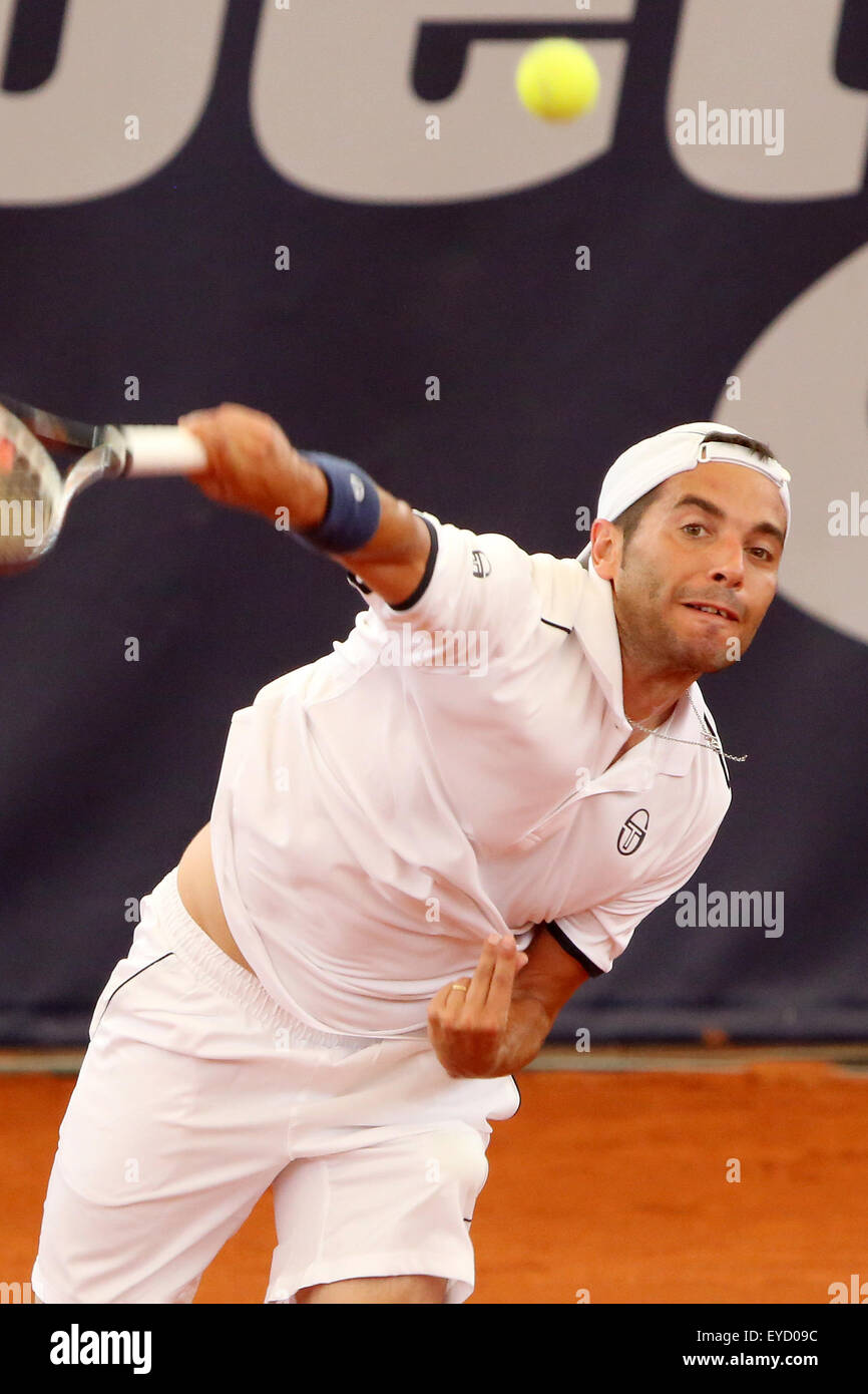 Amburgo, Germania. 27 Luglio, 2015. Albert MONTANES della Spagna in azione durante il suo match di primo turno contro Florian Mayer della Germania al ATP torneo di tennis di Amburgo, Germania, 27 luglio 2015. Credito: dpa picture alliance/Alamy Live News Foto Stock