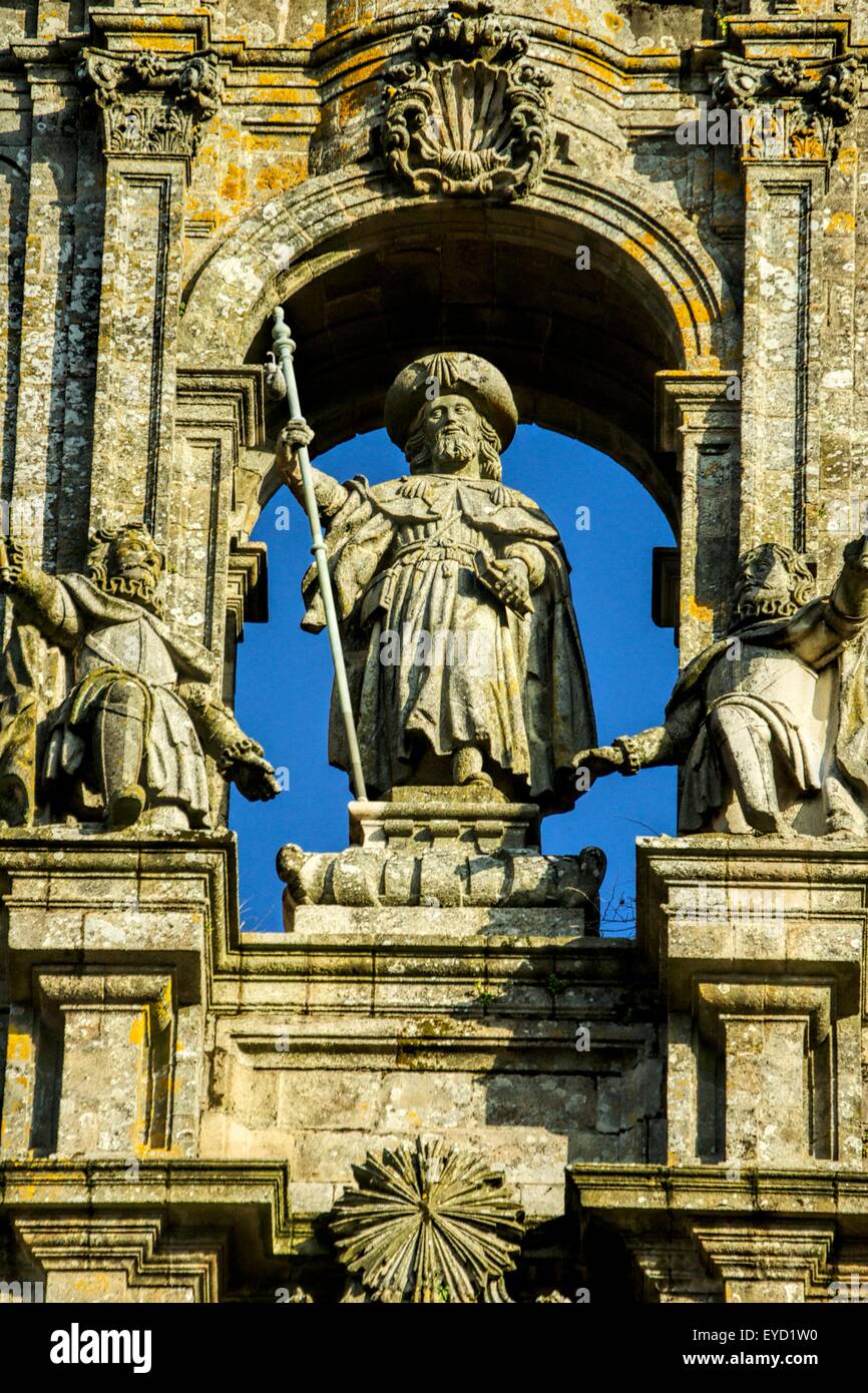 San Giacomo Di Compostela Storia Statua di San Giacomo in cima alla cattedrale di Santiago de Compostela