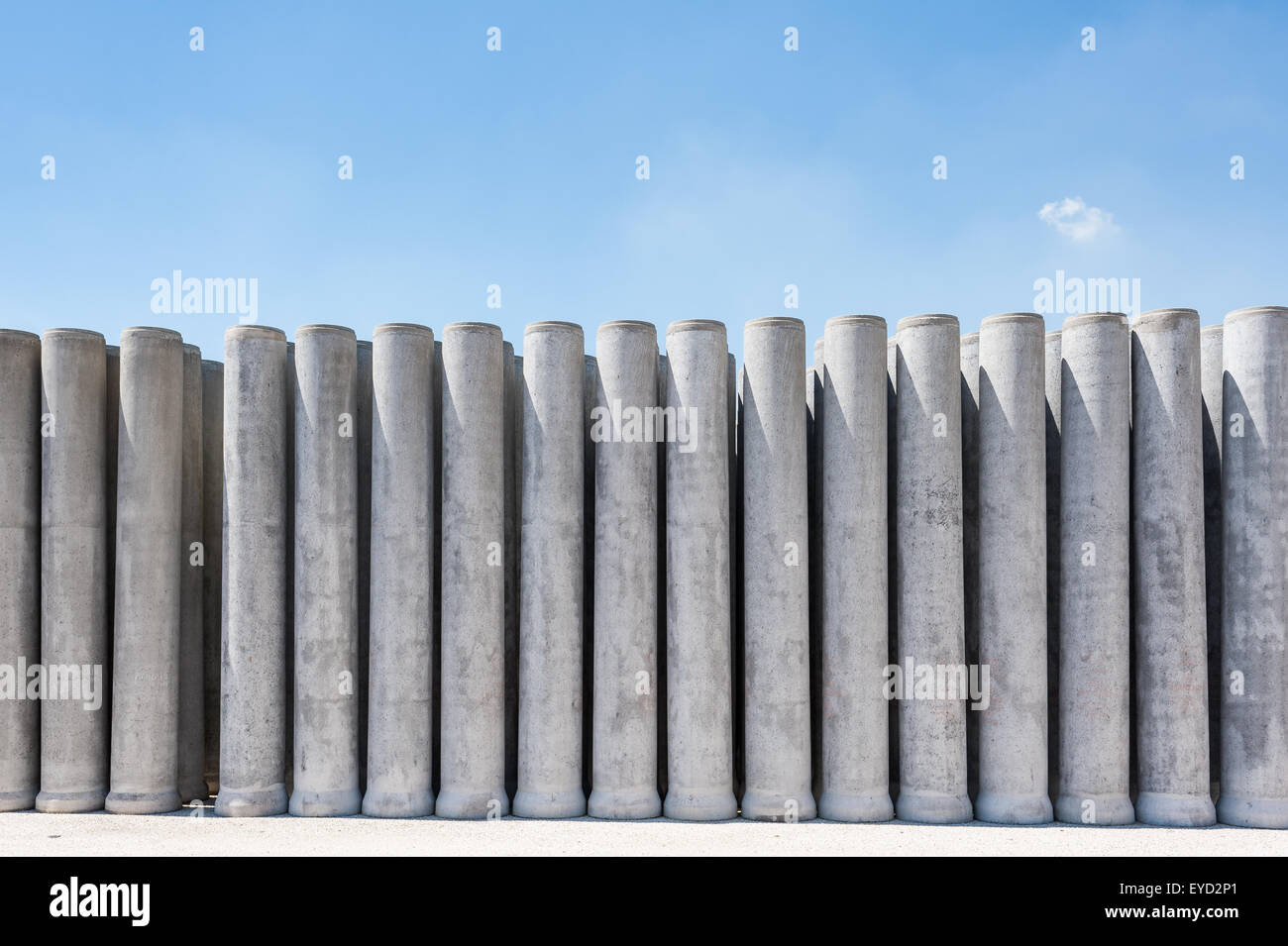 Tubo di cemento per l'edilizia Foto Stock