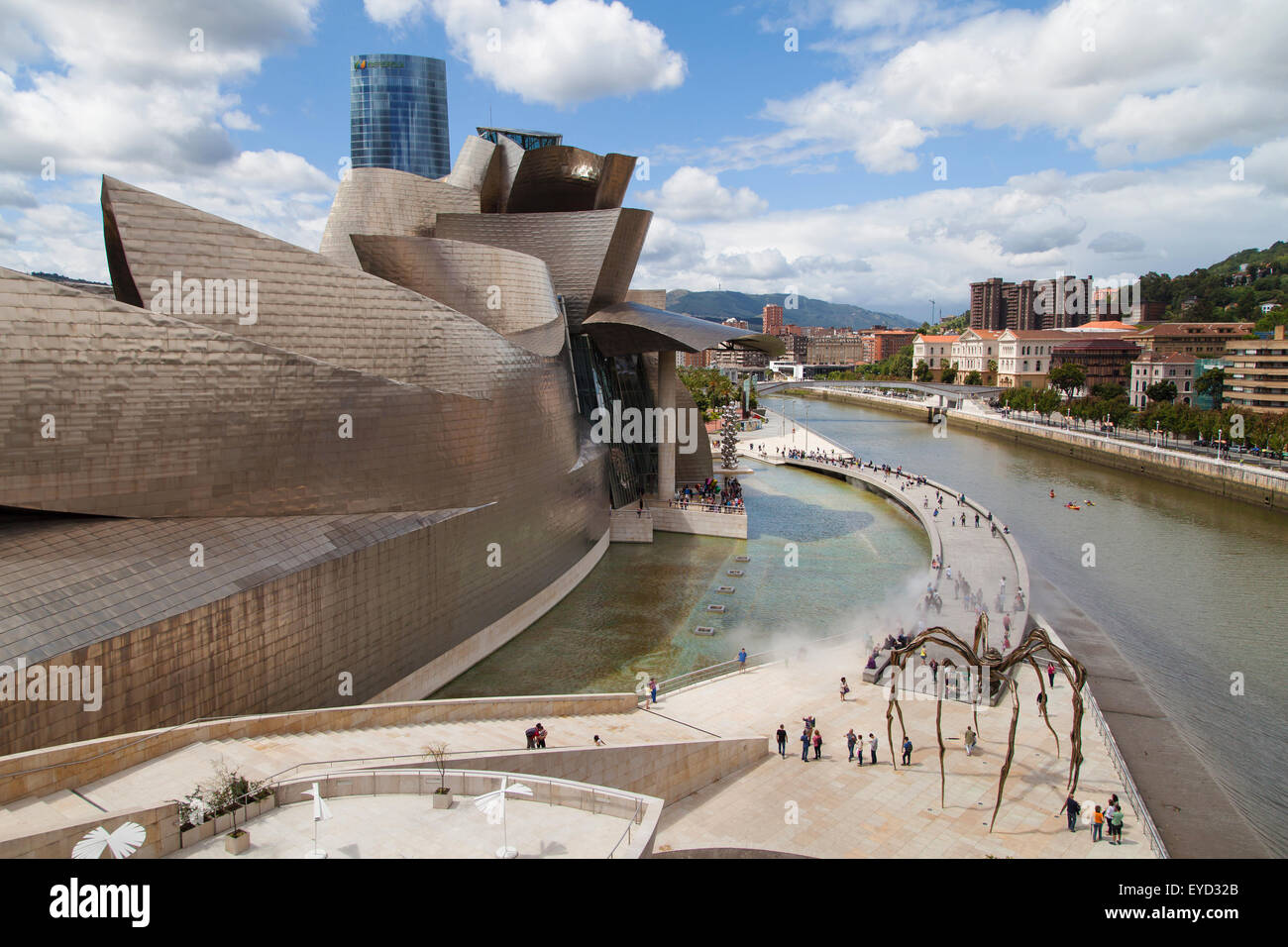 Il museo Guggenheim di Bilbao, Spagna. Foto Stock