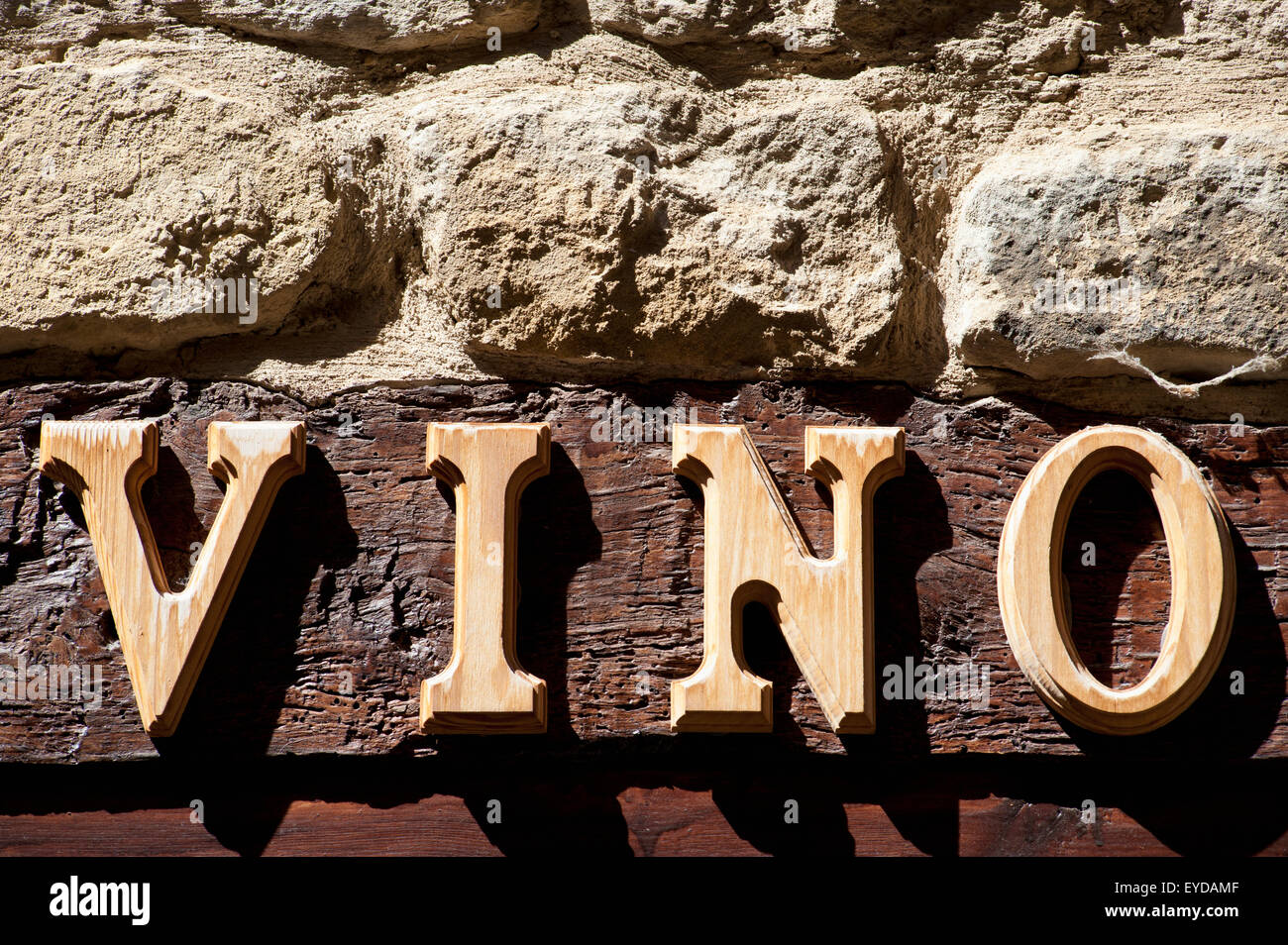 Dettaglio della lettura del segno in vino spagnolo, Laguardia, Paesi Baschi Foto Stock