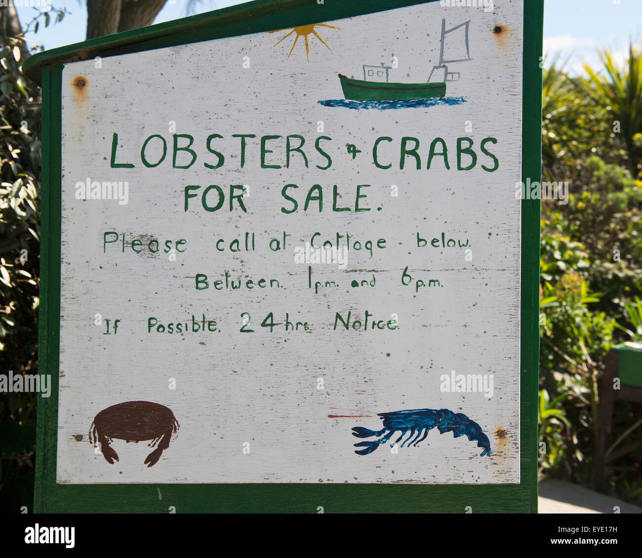 Aragosta e granchio in vendita segno, Bryher, isole Scilly, Cornwall, Regno Unito, Europa Foto Stock