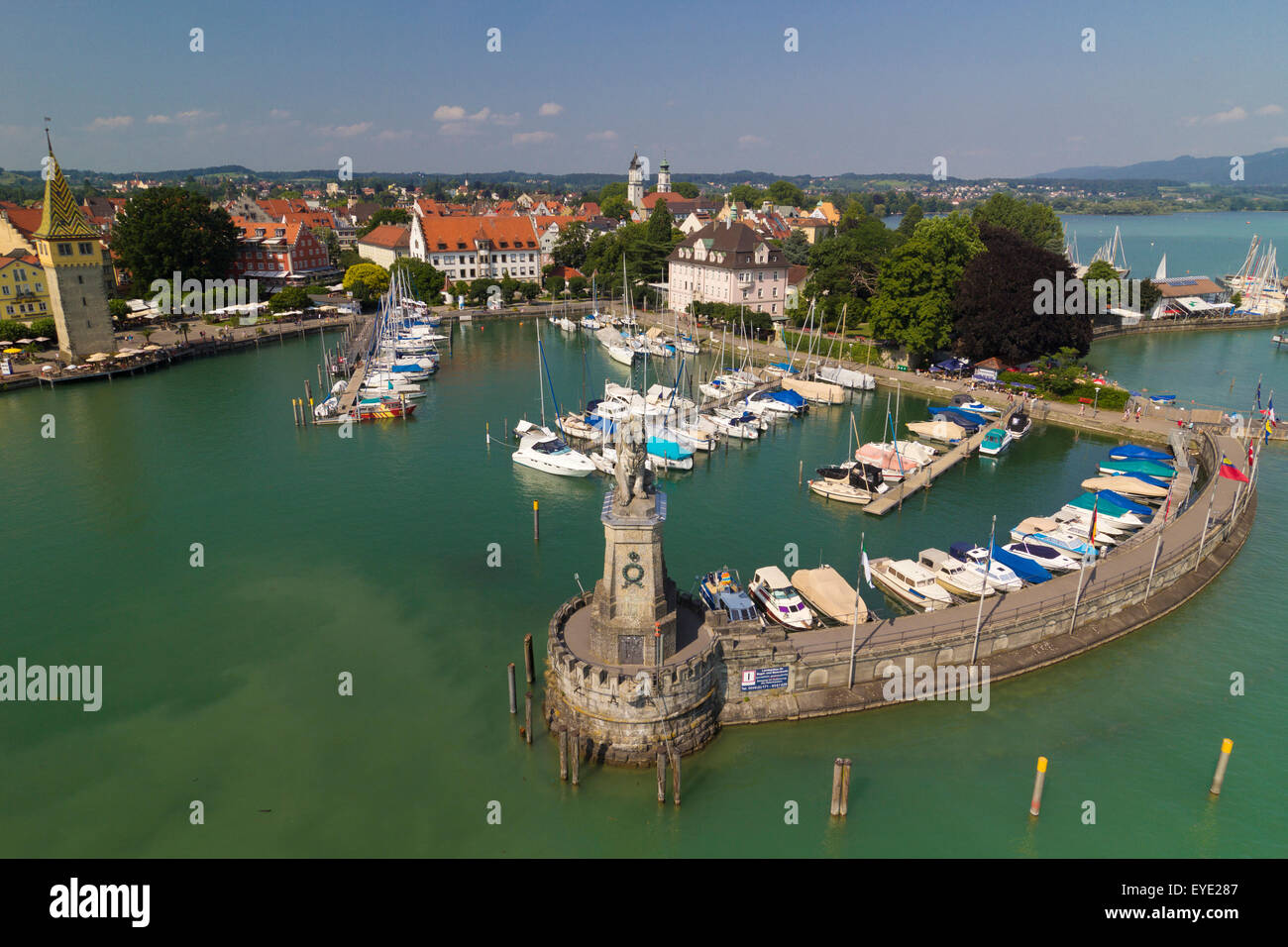 Imbarcazioni al porto di Lindau, Lago di Costanza, Baviera, Germania Foto Stock