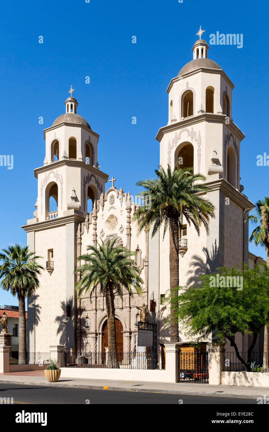 La cattedrale di Sant'Agostino nel centro cittadino di Tucson, Arizona, Stati Uniti. Foto Stock