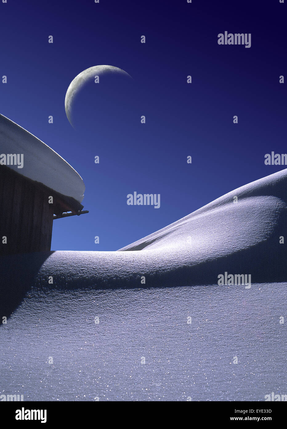Abnehmender Mond, Winterimpression, Landschaft Foto Stock