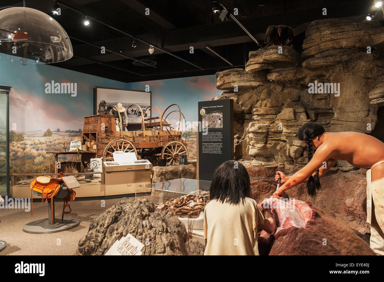 Chuck wagon e American Indian presenta al Panhandle Plains Historical Museum in Canyon, Texas, Stati Uniti d'America Foto Stock