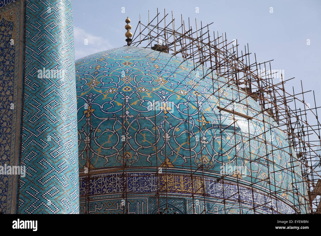 Tilework sulla cupola di Imam moschea imam Square; Isfahan, Iran Foto Stock