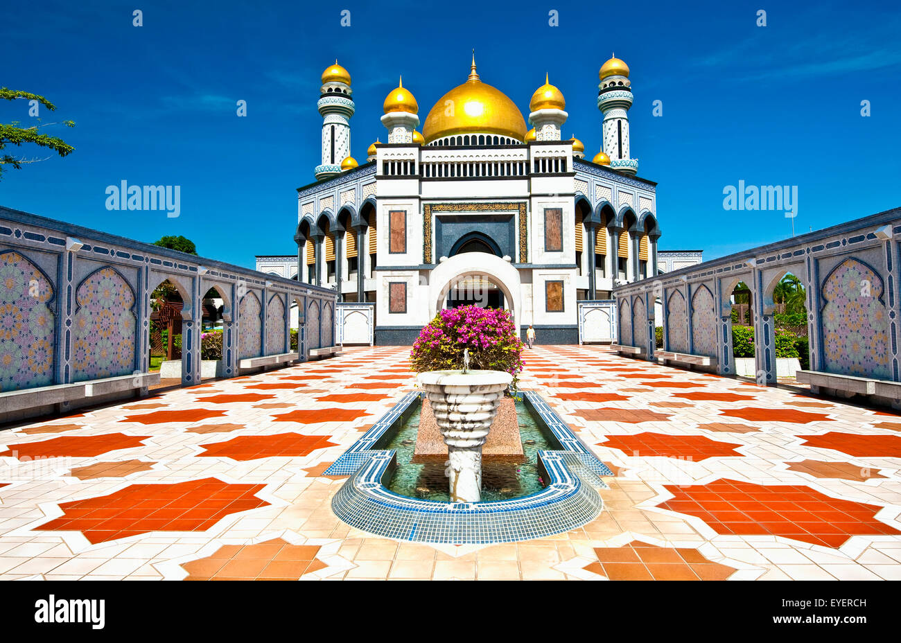 Jame'asr Hassanil Bolkiah moschea; Bandar Seri Begawan, Brunei Foto Stock