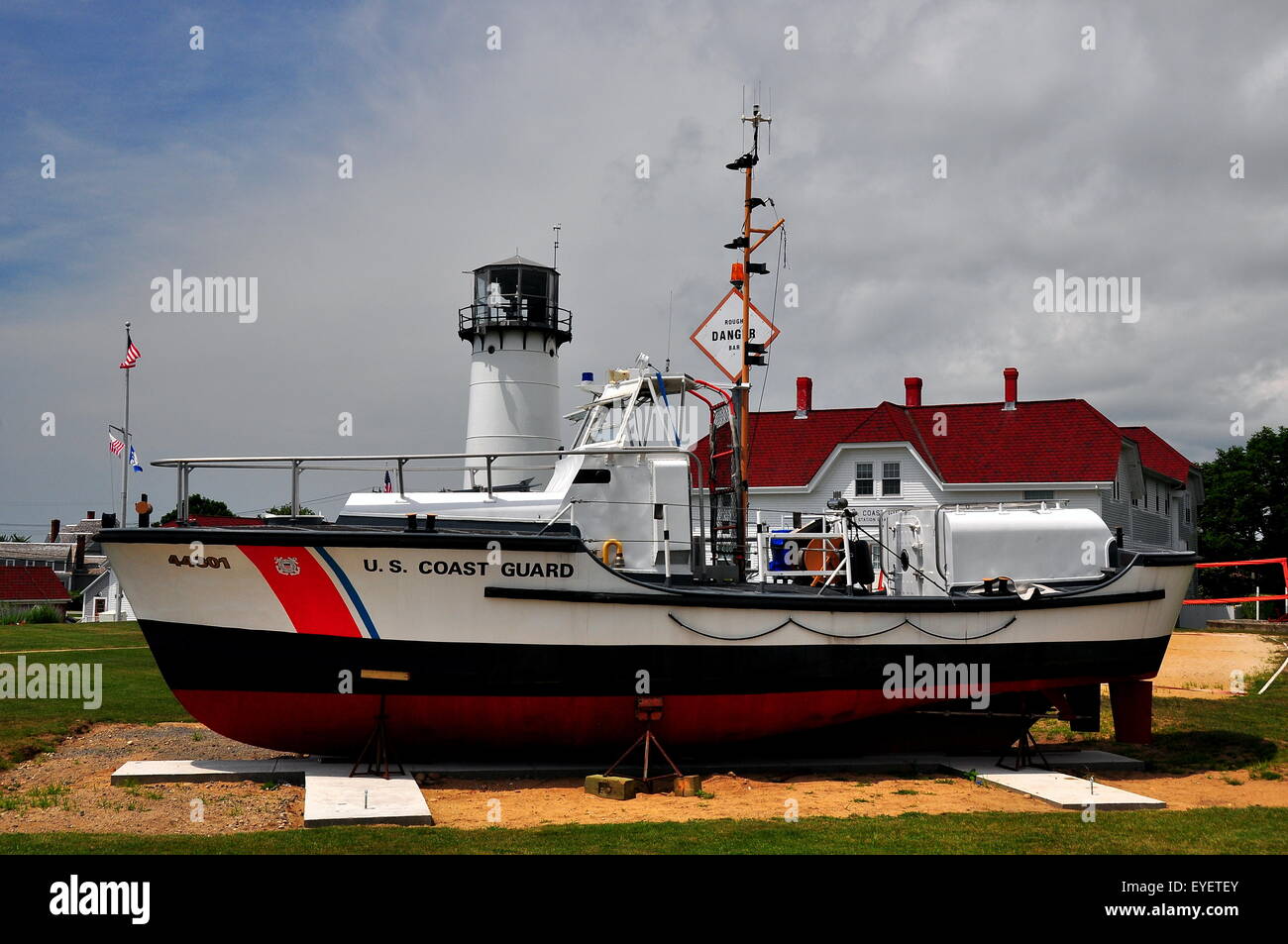 Chatham, Massachusetts: U. S. Guardacoste #44301 e il faro di Chatham * Foto Stock