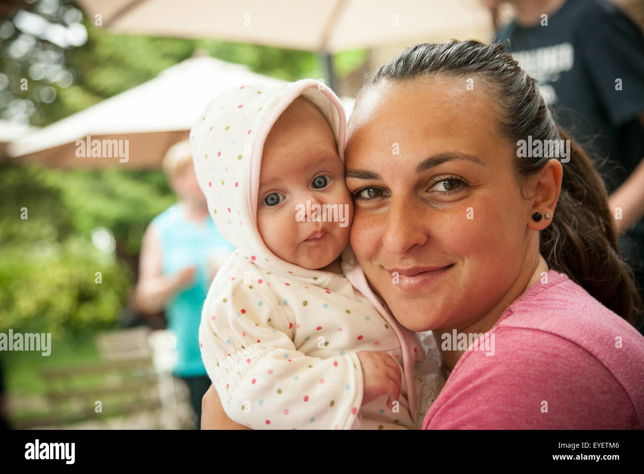 Ragazza di mamma Foto Stock