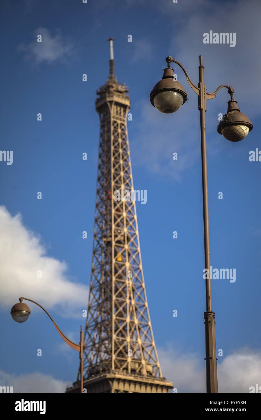 La torre Eiffel di Parigi in autunno. 25/11/2012 - Sylvain Leser Foto Stock