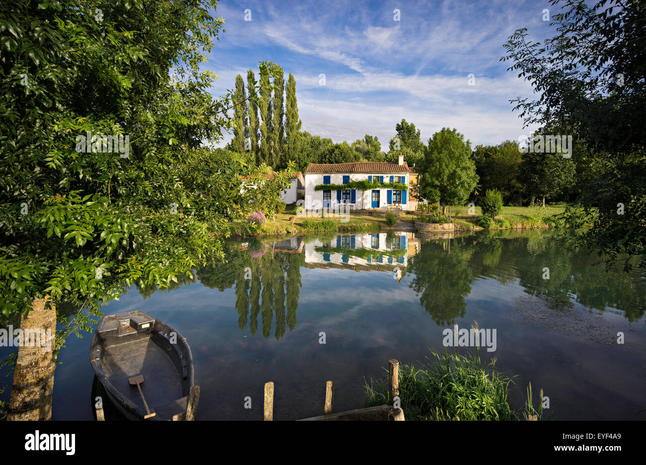 Cottage o sito vacanze nel Marais Poitevin, Francia Foto Stock