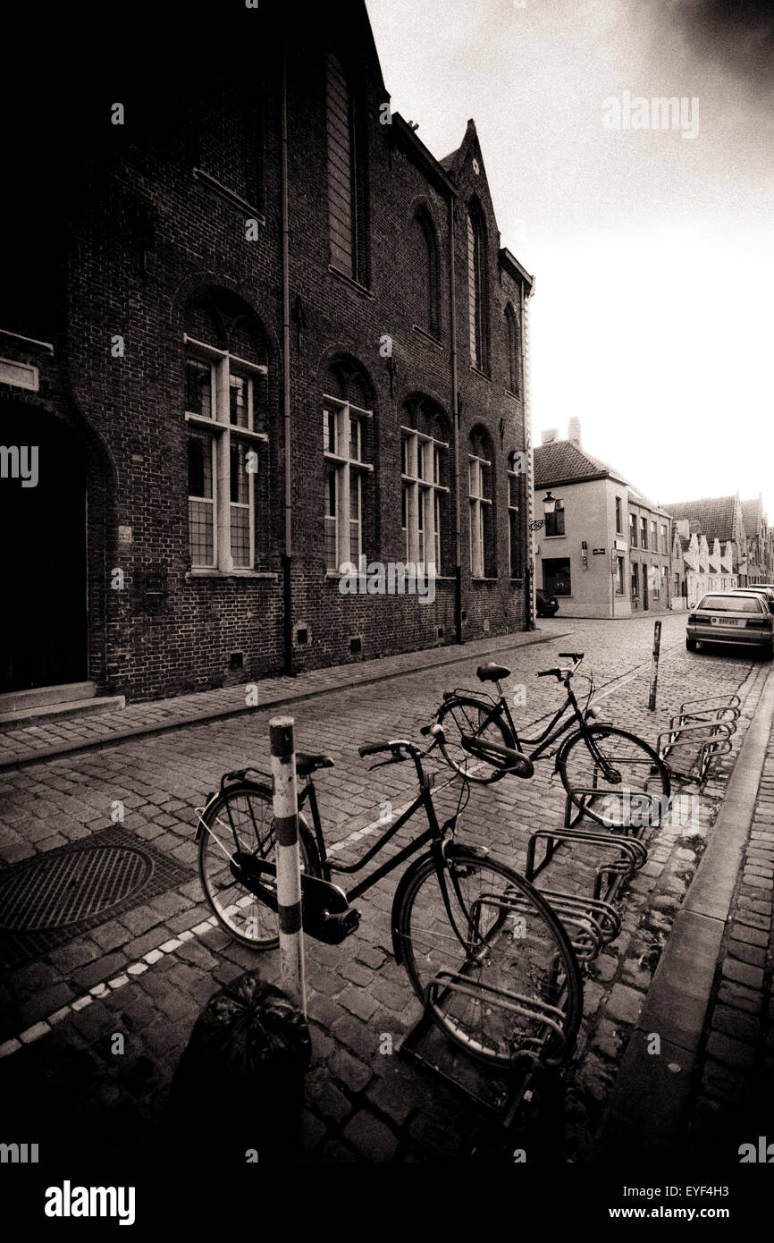 Brugge biciclette, Brugge, Belgio, © Clarissa Debenham / Alamy Foto Stock