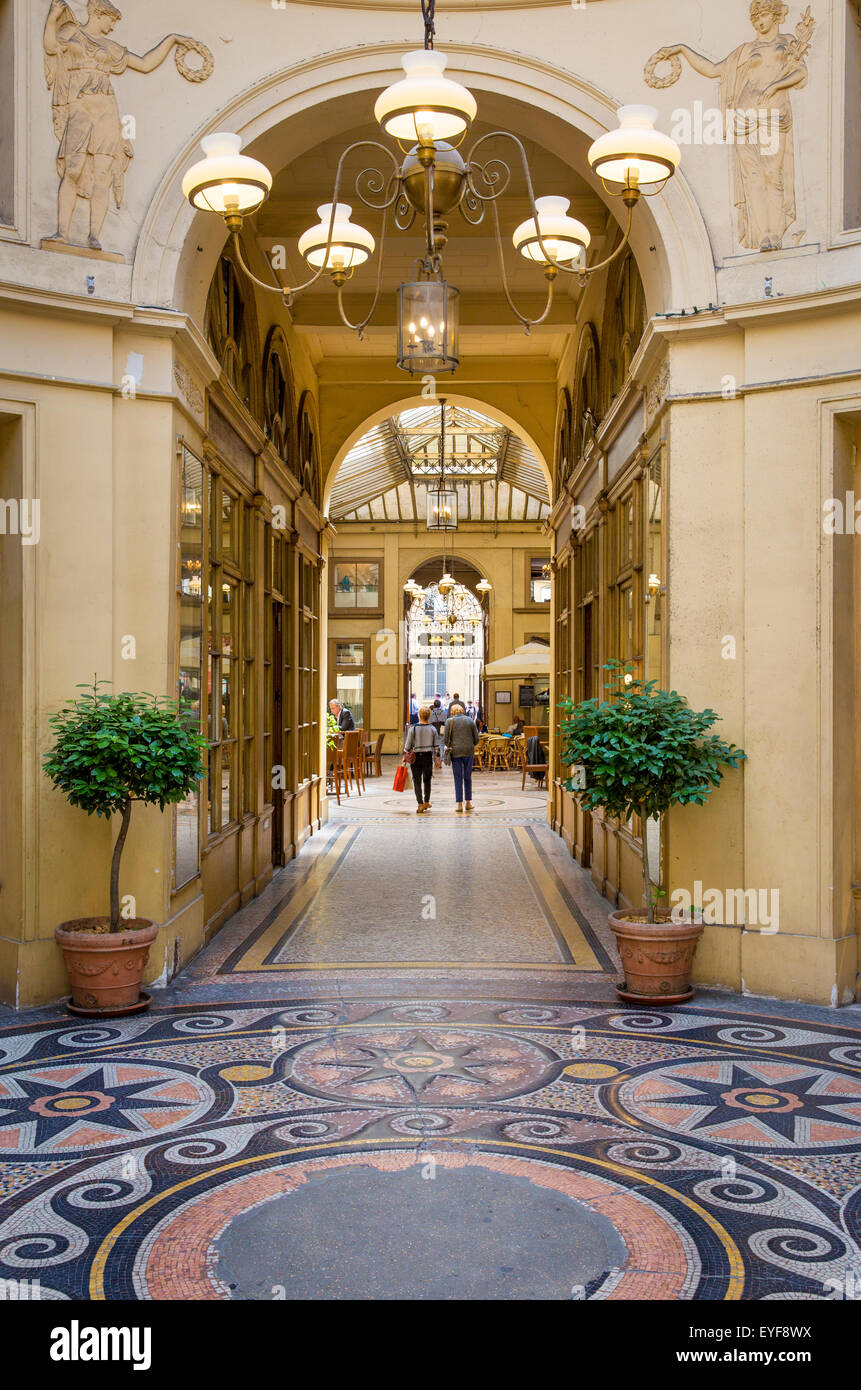 Il passaggio di Vivienne - uno dei molti passaggi coperti di Parigi, Francia Foto Stock