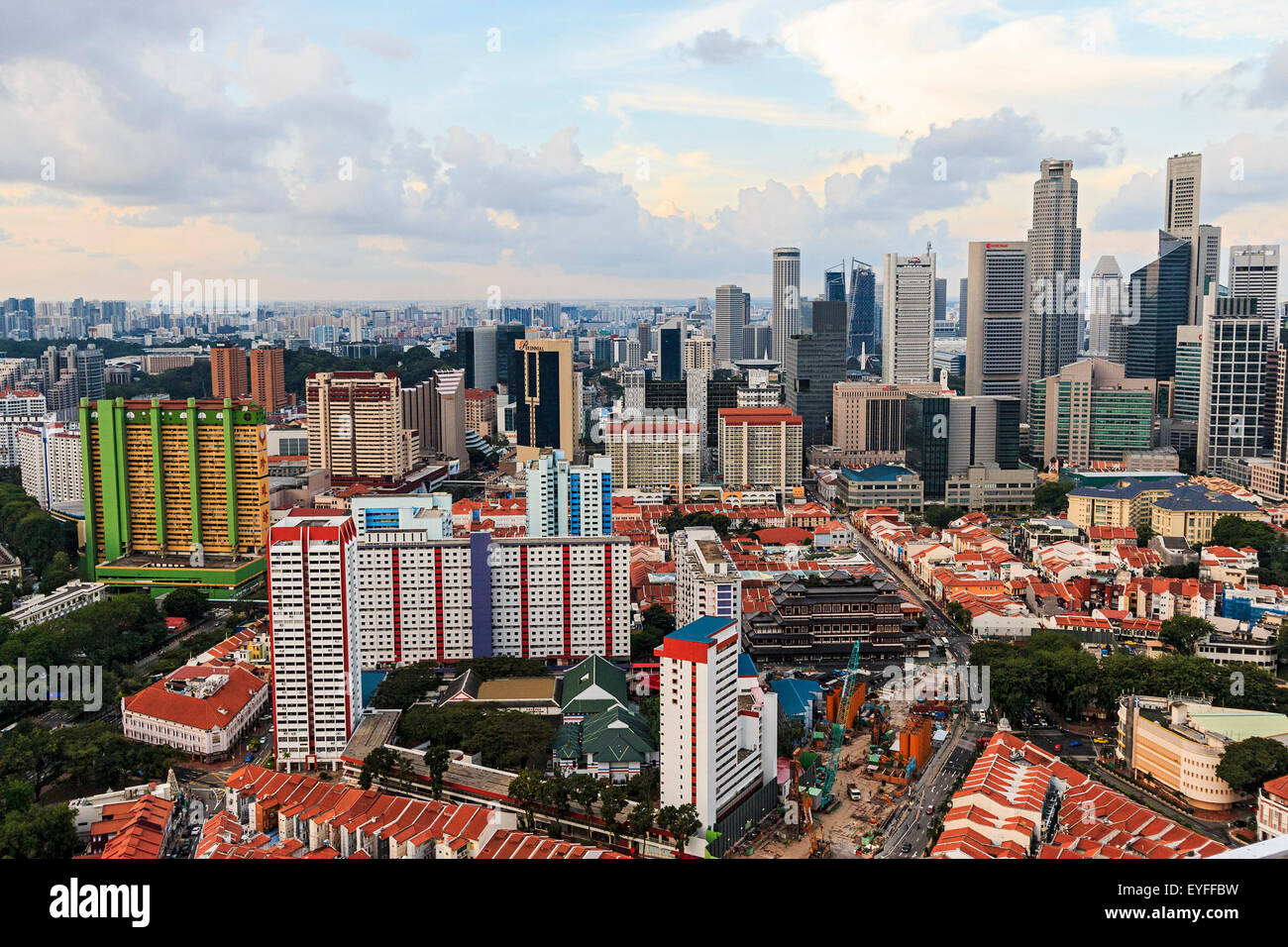 Vista aerea di Singapore dal ponte di osservazione di Pinnacle@Duxton, un pubblico complesso residenziale di Singapore. Per S$5, anyon Foto Stock