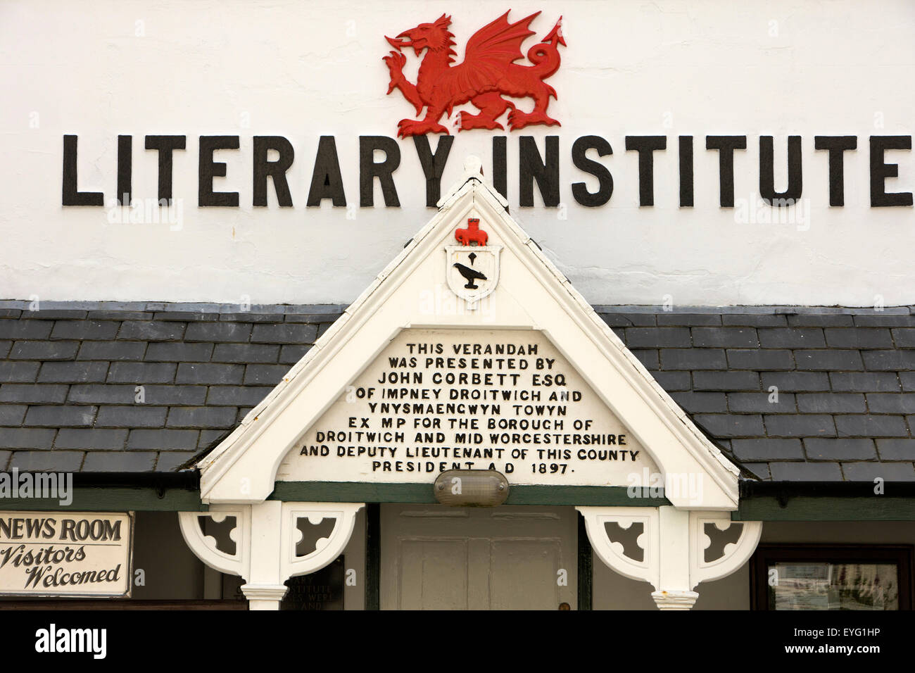 Regno Unito Galles, Gwynedd, Aberdovey, Istituto letterario veranda, presentato da John Corbett Esq Foto Stock