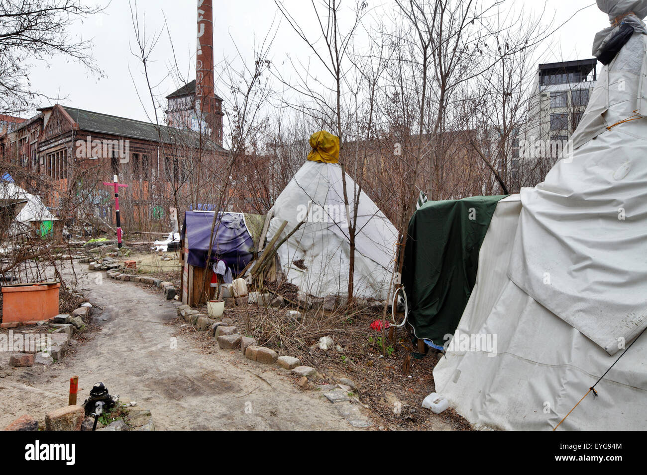 Berlino, Germania, tenda villaggio Teepee paese sul fiume Sprea a Berlino-Mitte Foto Stock