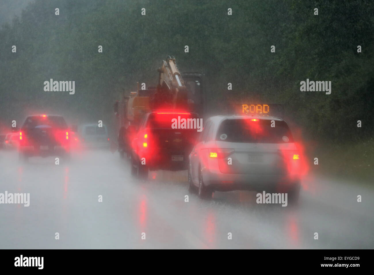 Charlotte, Stati Uniti d'America, simbolo foto, scarsa visibilità sull'autostrada sotto la pioggia Foto Stock