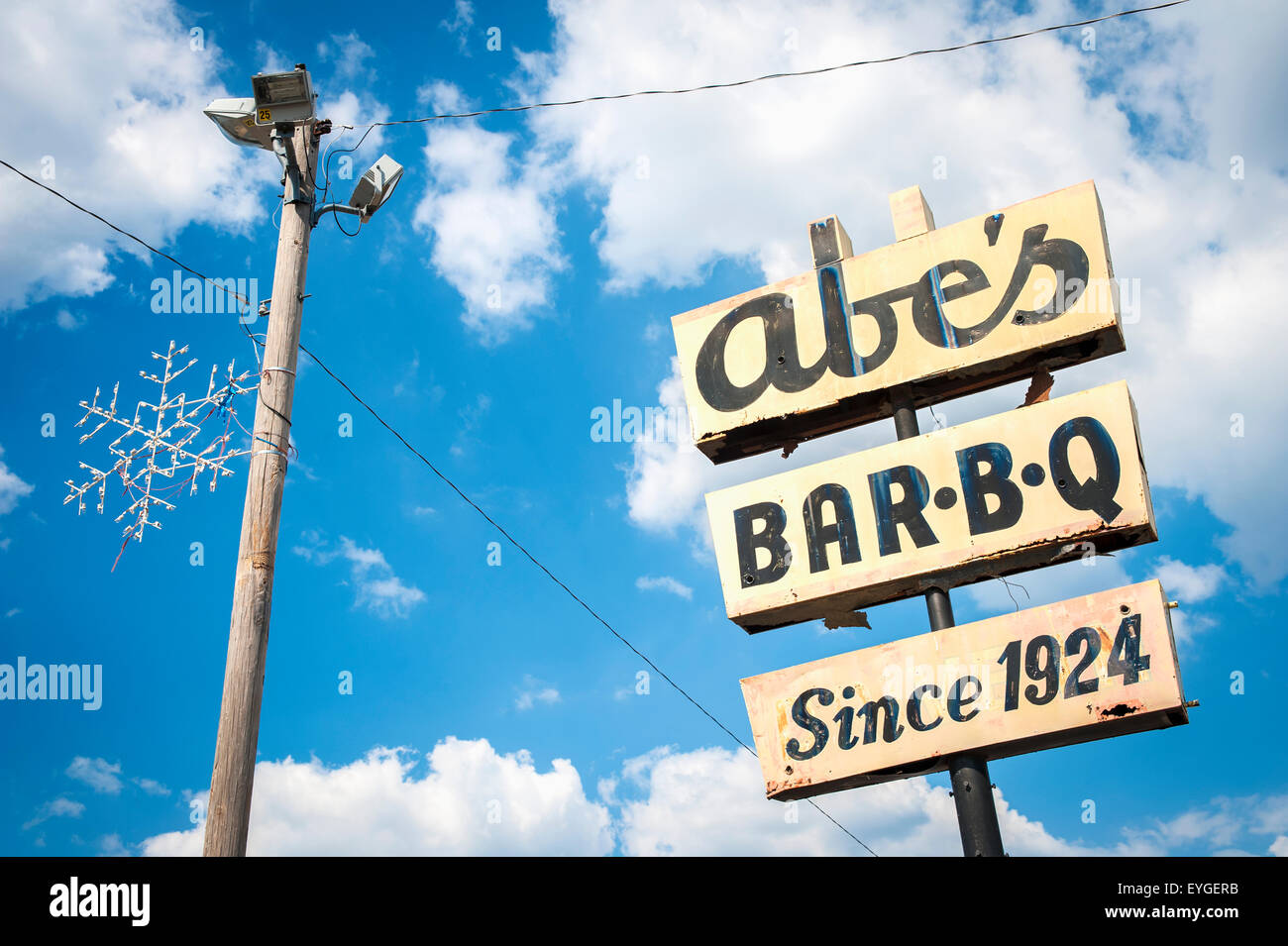 Stati Uniti d'America, Mississippi, famoso Abe's Bar-B-Q il segno; Clarksdale Foto Stock