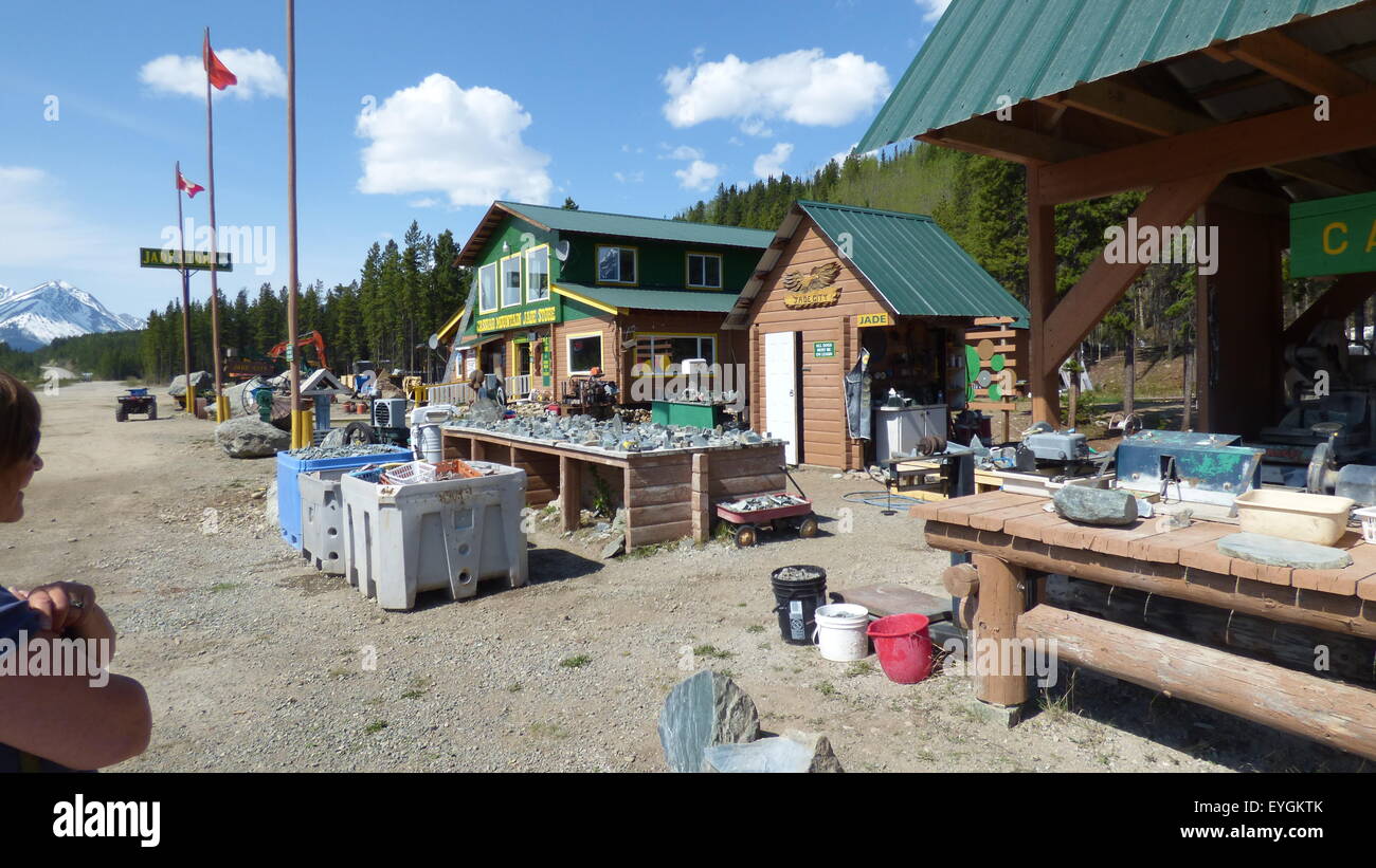 La giada città più grandi miniere di giada nel mondo montagne Cassiar Cassiar Highway British Columbia BC Canada mining gemme preziose gemma Foto Stock