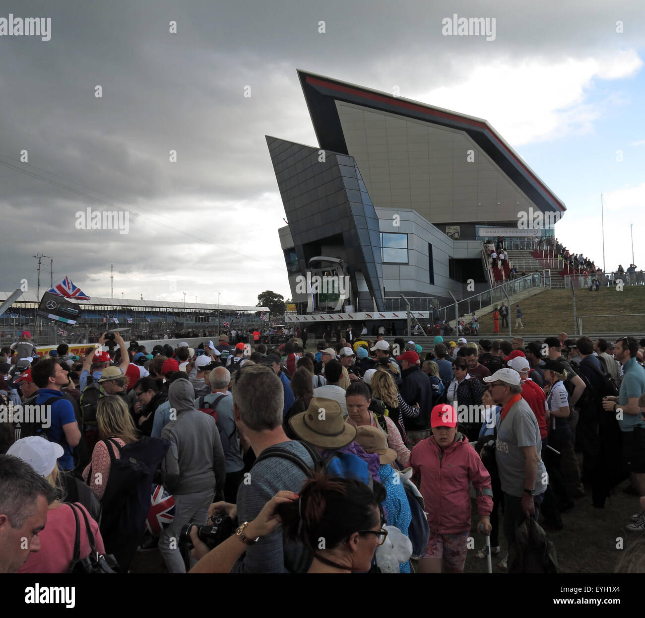 La folla a Silverstone British Grand Prix F1 Foto Stock