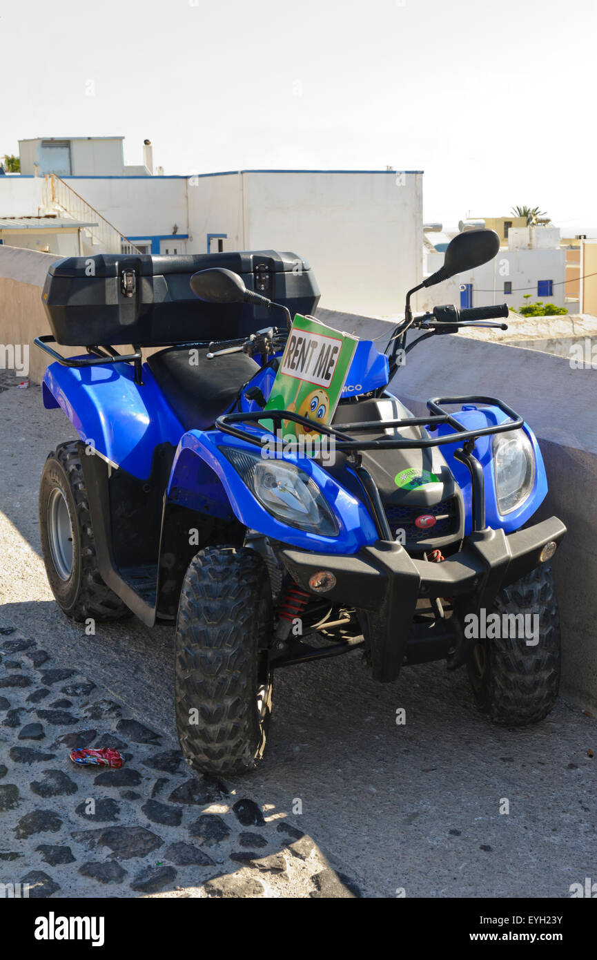Una moto quad per noleggio, Santorini, Grecia Foto stock - Alamy