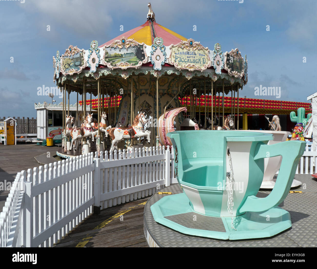 Intrattenimenti tradizionali sulla Britannia Pier a Great Yarmouth, Norfolk, Inghilterra Foto Stock