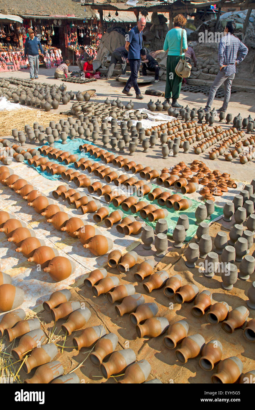 Bhaktapur della ceramica della piazza giorni prima del terremoto 2015 Foto Stock
